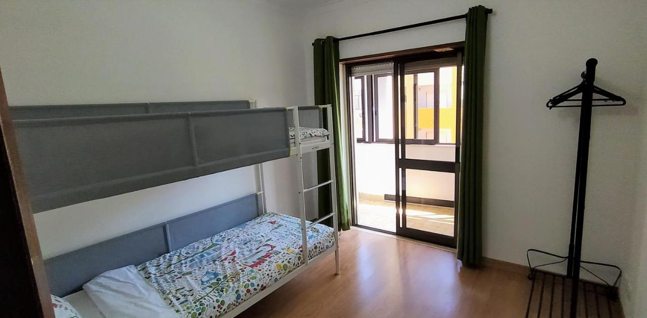 Large Apartment Near The Beach And Lisbon كوستا دا كاباريكا المظهر الخارجي الصورة